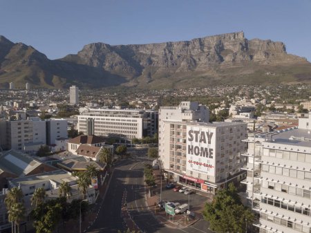 DÉBAT DU PCF SUR L&rsquo;AFRIQUE ET LA COVID-19: FAUT-IL CHANGER DE PARADIGME&nbsp;?